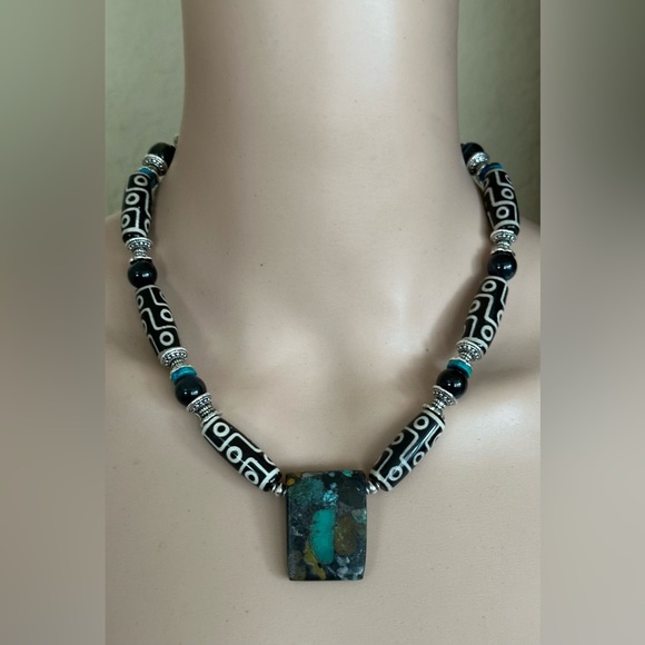 Adjustable 18-1/2 inch Tibetan Agate beads and Turquoise bead Necklace NWOT - Picture 10 of 10